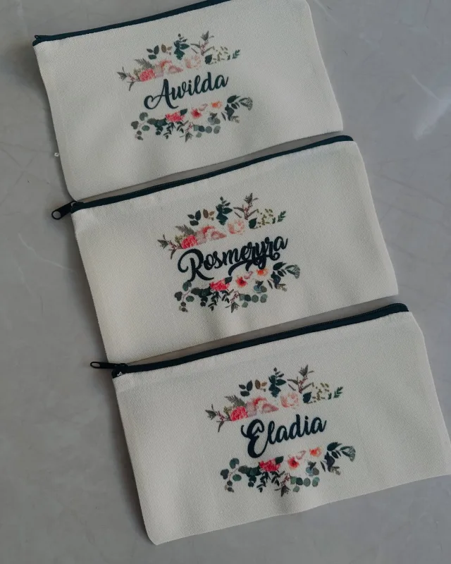 Estás buscando una cosmetiquera y neceser para guardar varios artículos y además quieres que sea personalizada? 🎉♥️